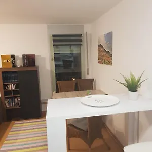 Gemütliche In Neustadt / Alaunpark Apartment
