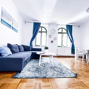  Apartment Zentraler Altbau Am Clara-zetkin-park, Rb-arena Um Ecke, Netflix Inklusive Deutschland